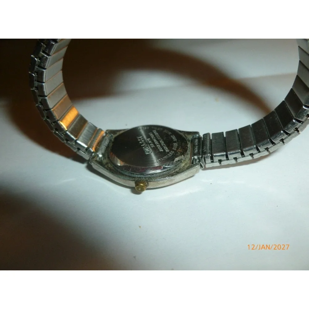Embassy EMR014 Silver Tone Quartz Watch White Dial Expansion Stretch New Battery